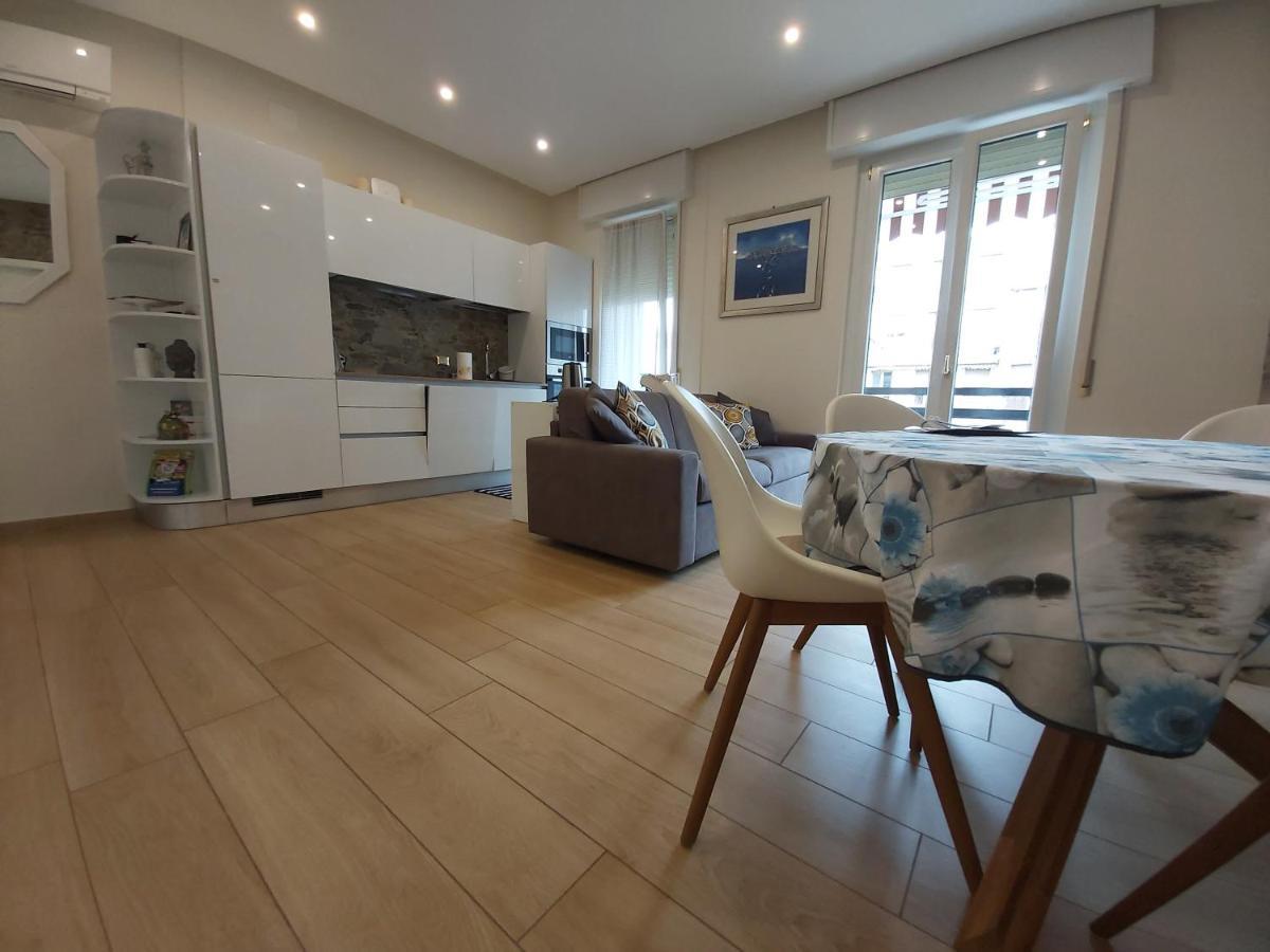 Le Rive Διαμέρισμα Ντεζεντσάνο ντελ Γκάρντα Εξωτερικό φωτογραφία