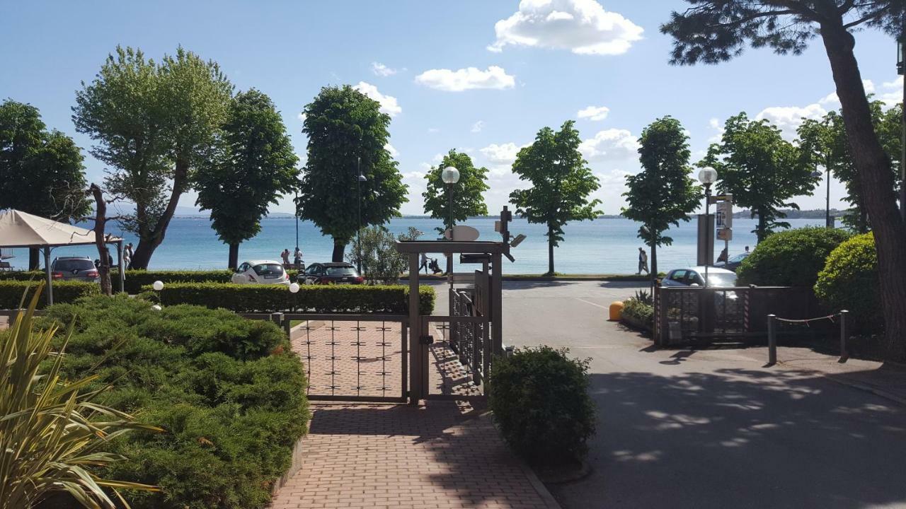 Le Rive Διαμέρισμα Ντεζεντσάνο ντελ Γκάρντα Εξωτερικό φωτογραφία